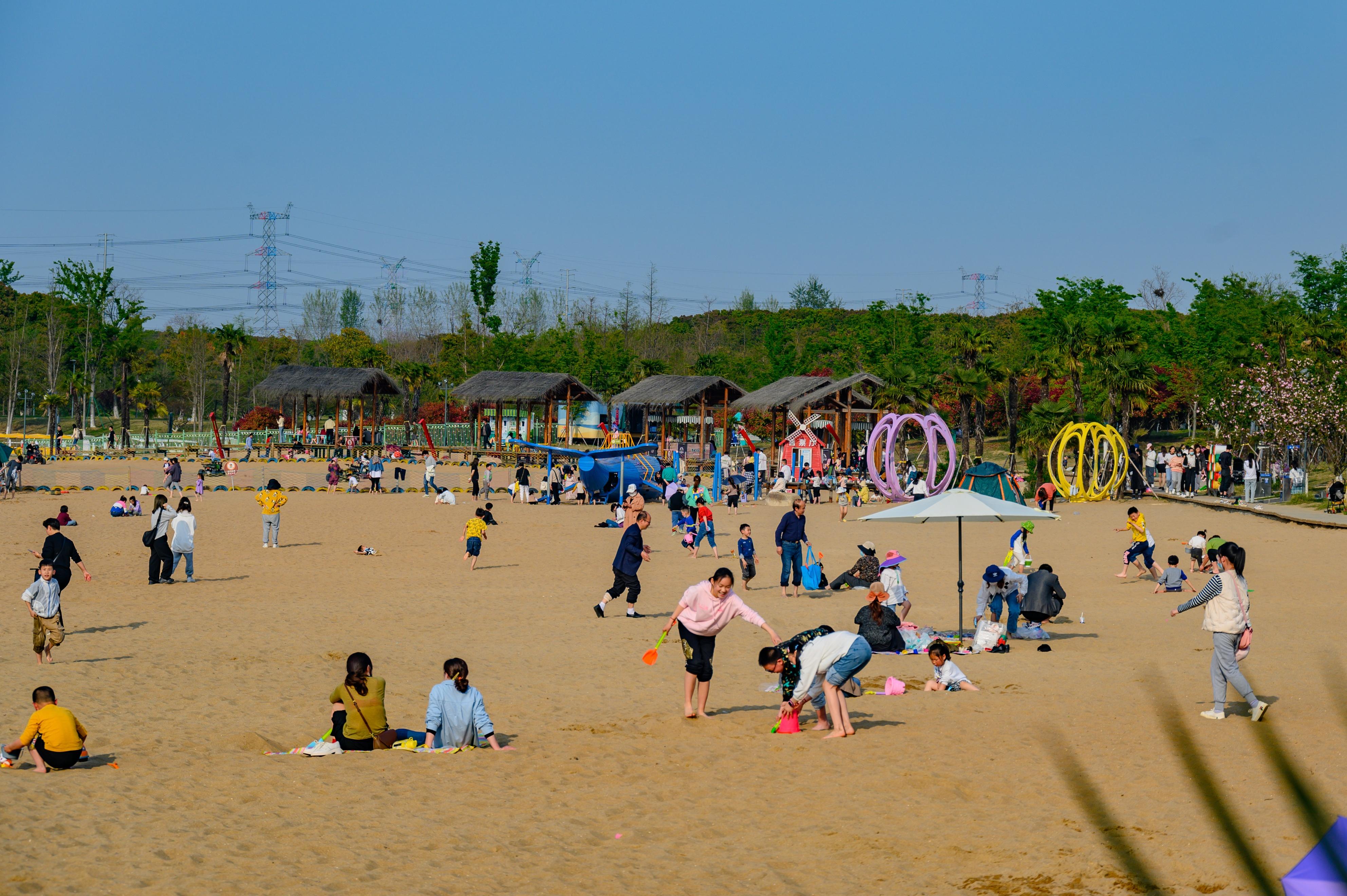 常州地铁建设进展迅速，城市面貌焕然一新